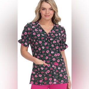 KOI Betsey Johnson B126PR Women’s Canola Scrub Top Size Small Pink Roses